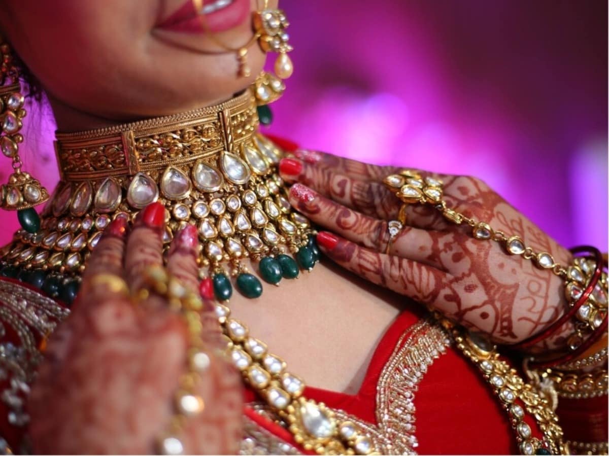 smart trick how to save artificial jewellery turn black and faded If artificial jewellery turns black then keep it shiny like this, Lifestyle