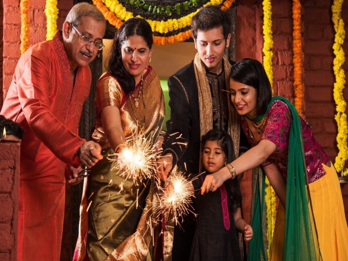 Diwali 2024 lucky colors you should wear on Diwali and colors you should avoid wearing Diwali 2024: Wear clothes of these lucky colors on Diwali, know how wearing clothes can anger Goddess Lakshmi, Fashion