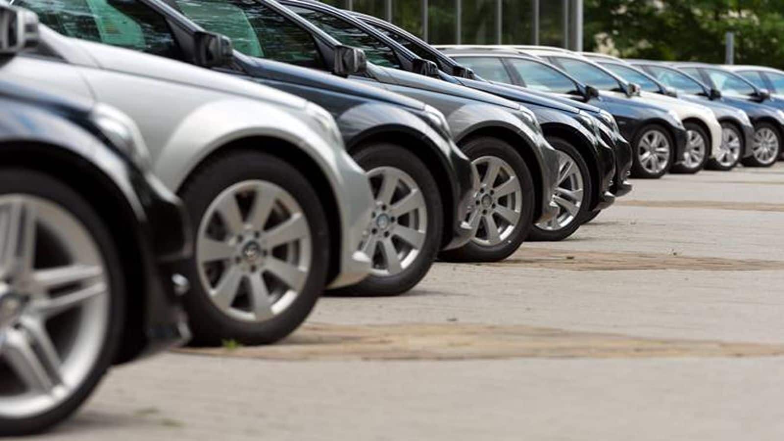 Old cars, new problems: 18% GST increases problems for businessmen, relief for common man – gst council raise gst rate on the sale of old and used vehicles from 12 percent to 18 but not for individuals