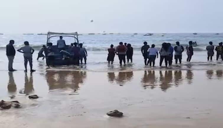 Goa Boat Accident: Water sports boat capsized on Goa’s Calangute beach, one person dead, 20 rescued – goa boat accident one tourist died and nearly 20 others were rescued calangute beach north goa