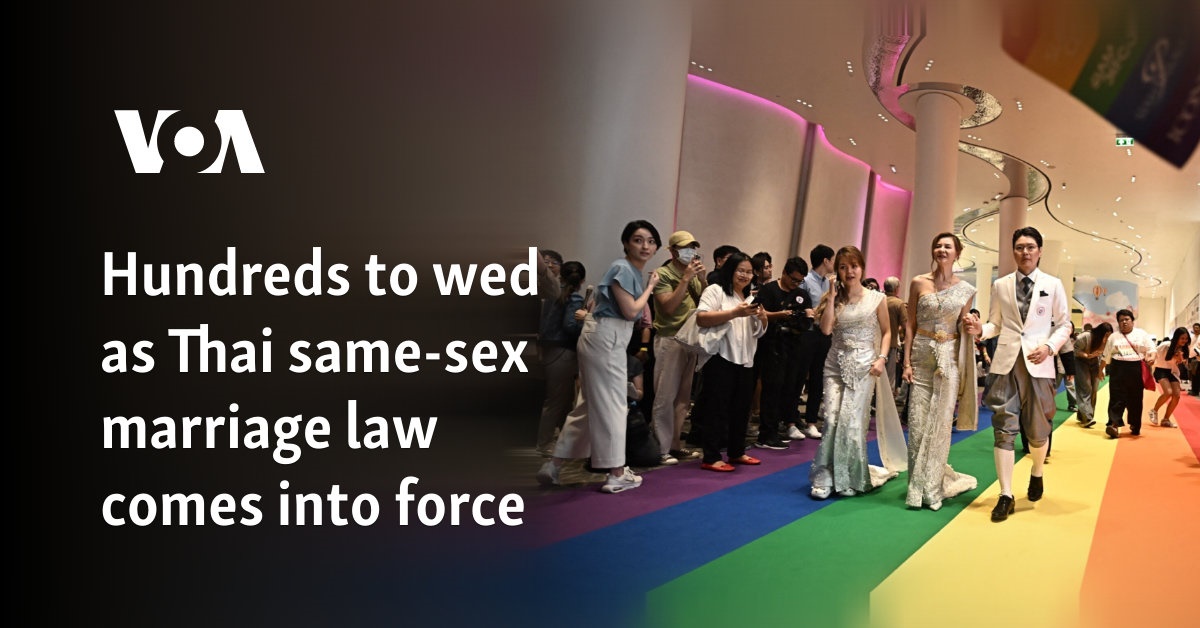 Hundreds get married as Thai gay marriage law comes into effect