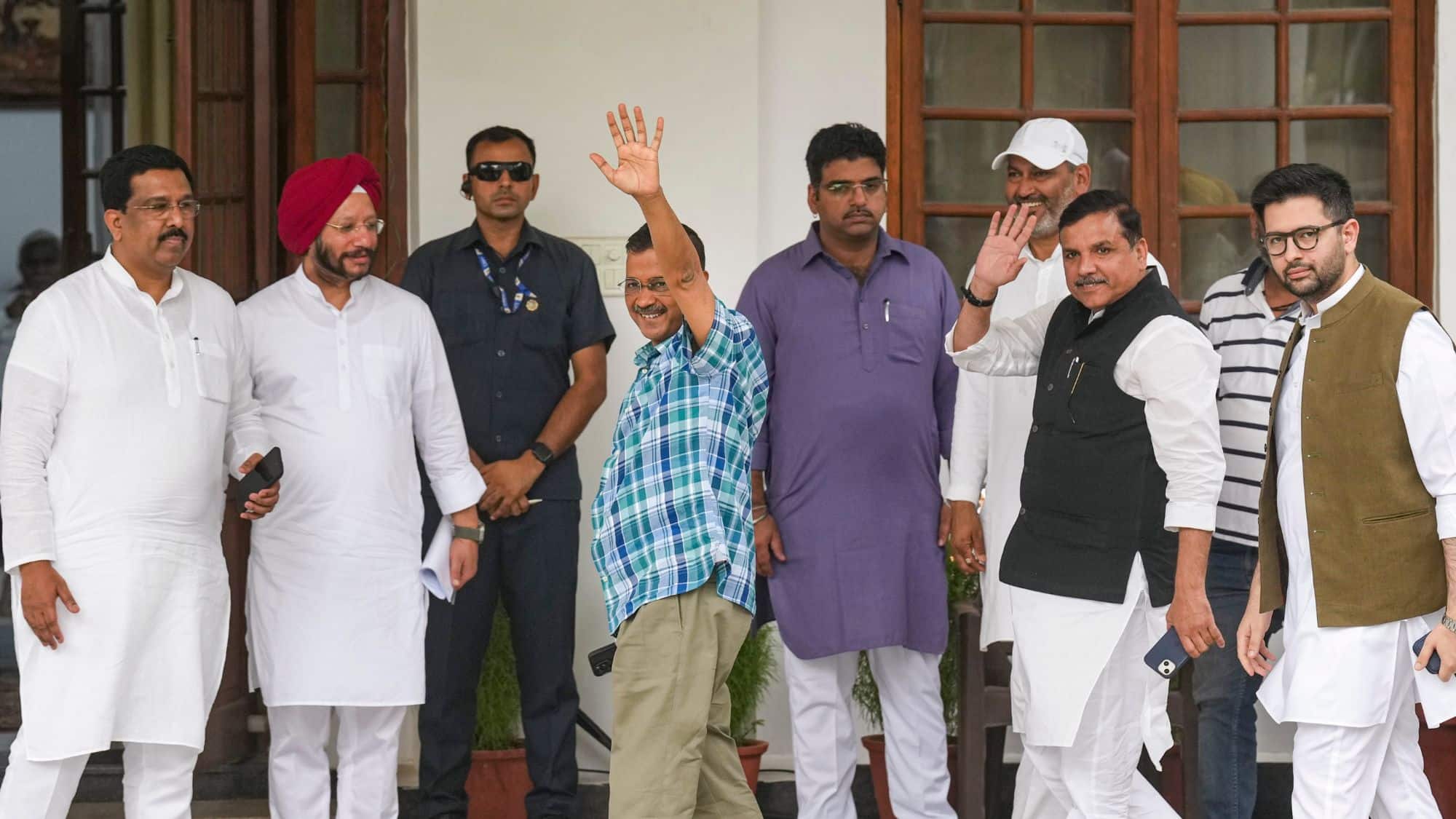 …then the INDIA group disintegrated! Allies came out in support of AAP in Delhi elections, Congress left isolated – india bloc split allies came out in support of AAP in delhi assembly election 2025 congress left isolated