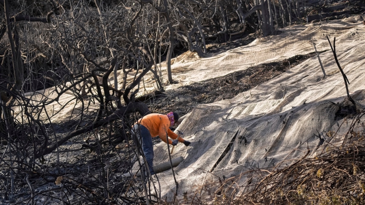 Rainfall in California will aid firefighters, threatening toxic runoff