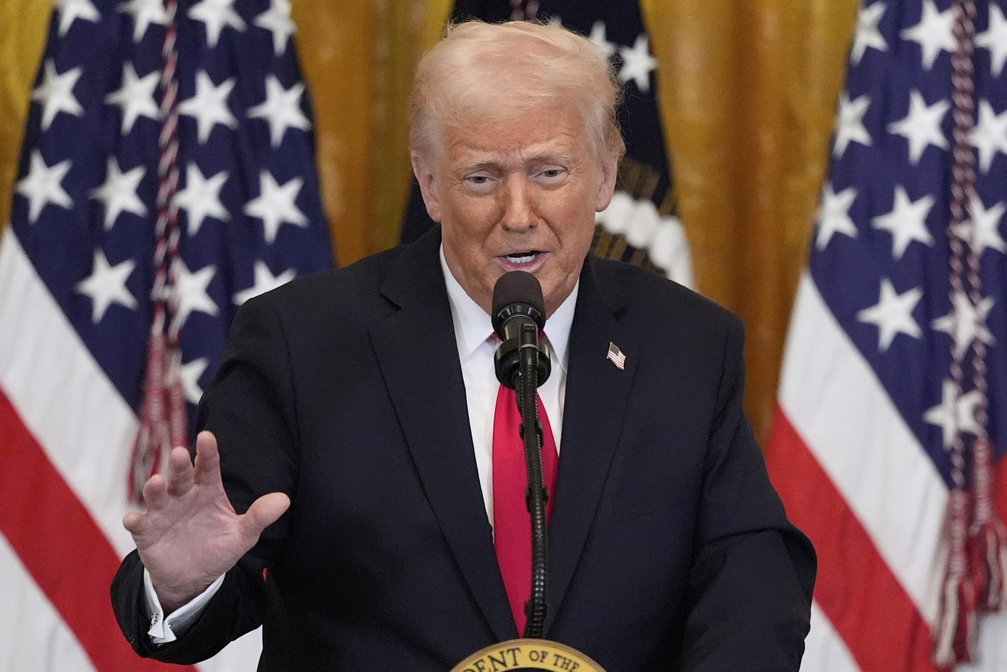 Donald Trump Tarrif News: Donald Trump imposed 25% tariff on foreign vehicles, US has a profit of $ 100 billion.
