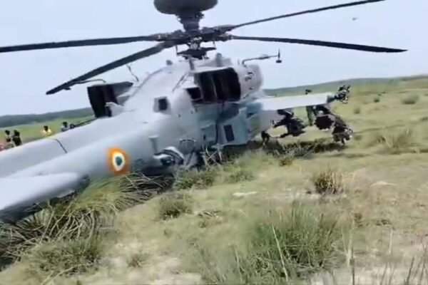 VIDEO: Suddenly the army fighter helicopter landed in Saharanpur fields, this is the reason – Indian Army Helicopter Made An Emergency Landing in Uttar Pradesh Saharanpur