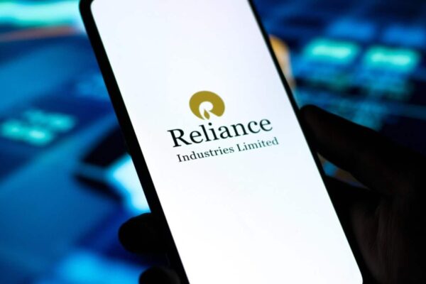 Reliance Industries M -Cap once again crossed ₹ 20 lakh crore, shares climbed by 2% – Reliance Industries Market Crosses RS 20 Lakh Crore Mark Again Share SURGES 2 Percent Buy Sell or Hold