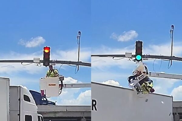 Big accident in America! The truck collided with the buck, the signal mistry was up, watch the video
