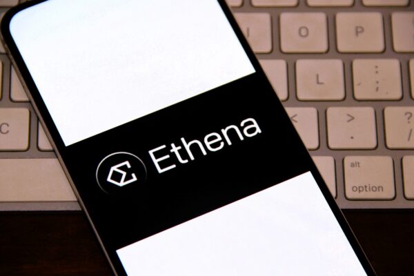 Ethena is integrated into AAVE to offer performance to her stablcoins