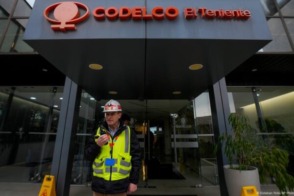 Chile rescuers find the remains of 1 stranded L Tenant Minor – DW – 08/03/2025
